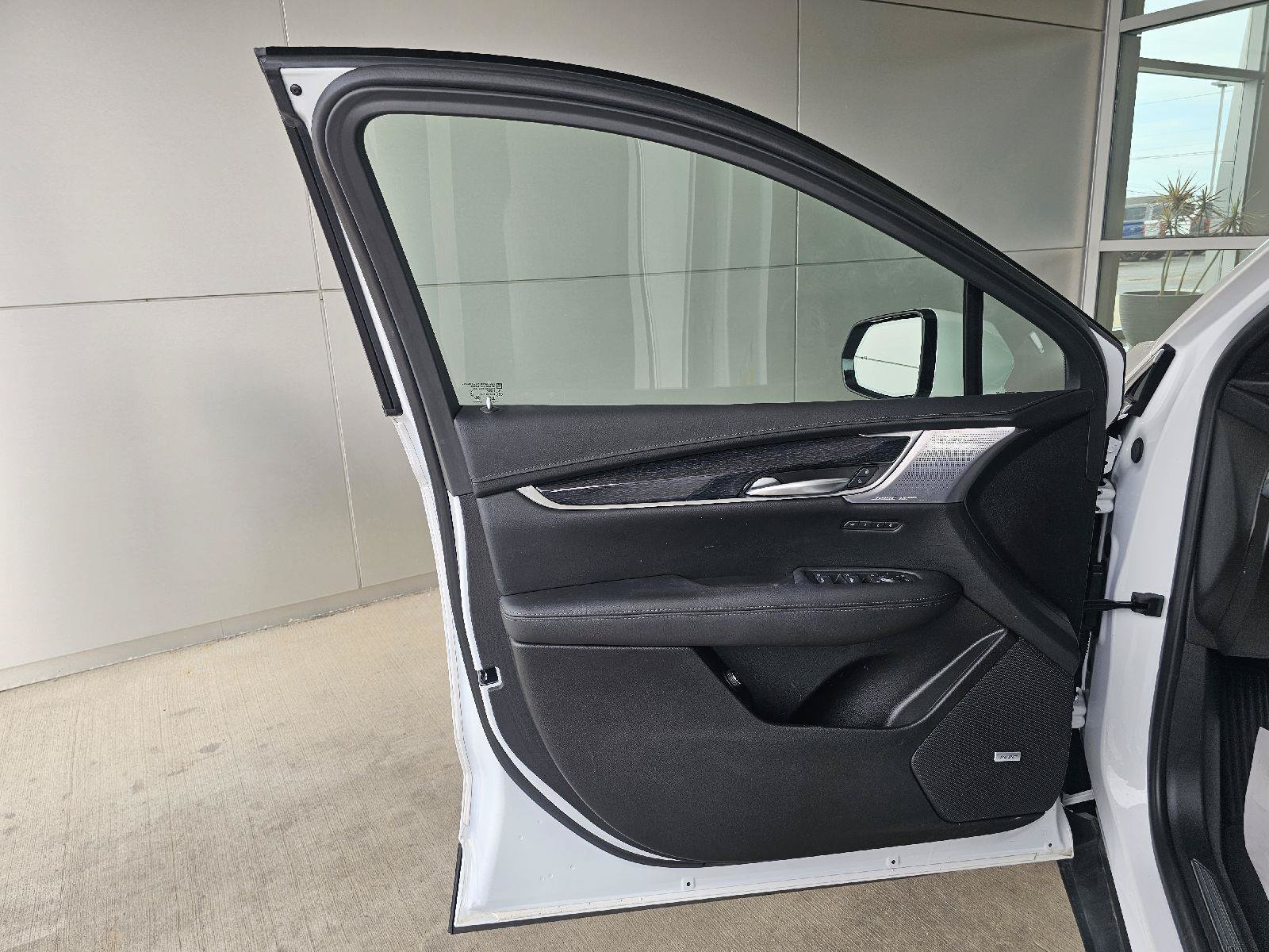 Used 2024 Cadillac XT5 Premium Luxury w/ Technology Package AWD/4WD image 18