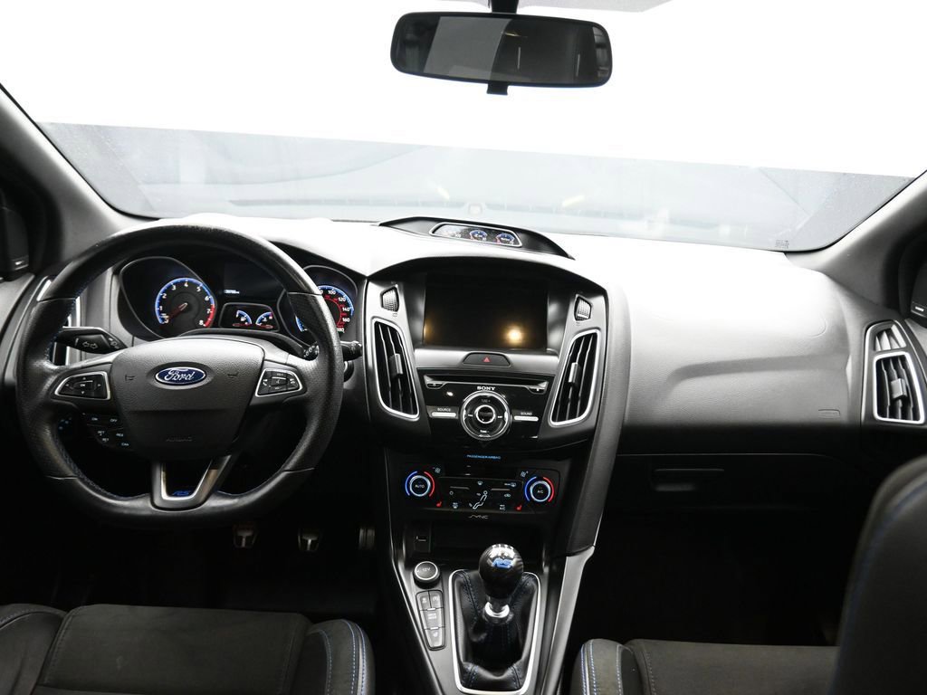 Used 2017 Ford Focus RS image 36