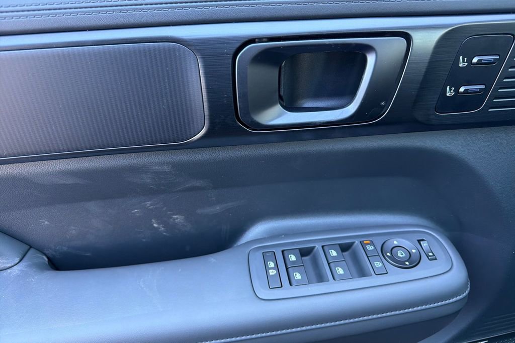 New 2026 Hyundai Santa Fe Calligraphy image 9