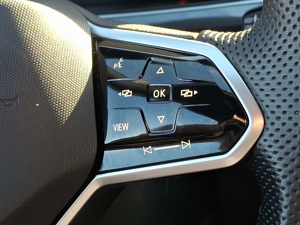 Used 2024 Volkswagen Tiguan SE R-Line image 23