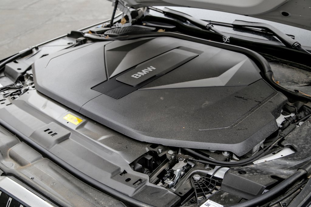 Used 2025 BMW i5 xDrive40 w/ Premium Package image 24