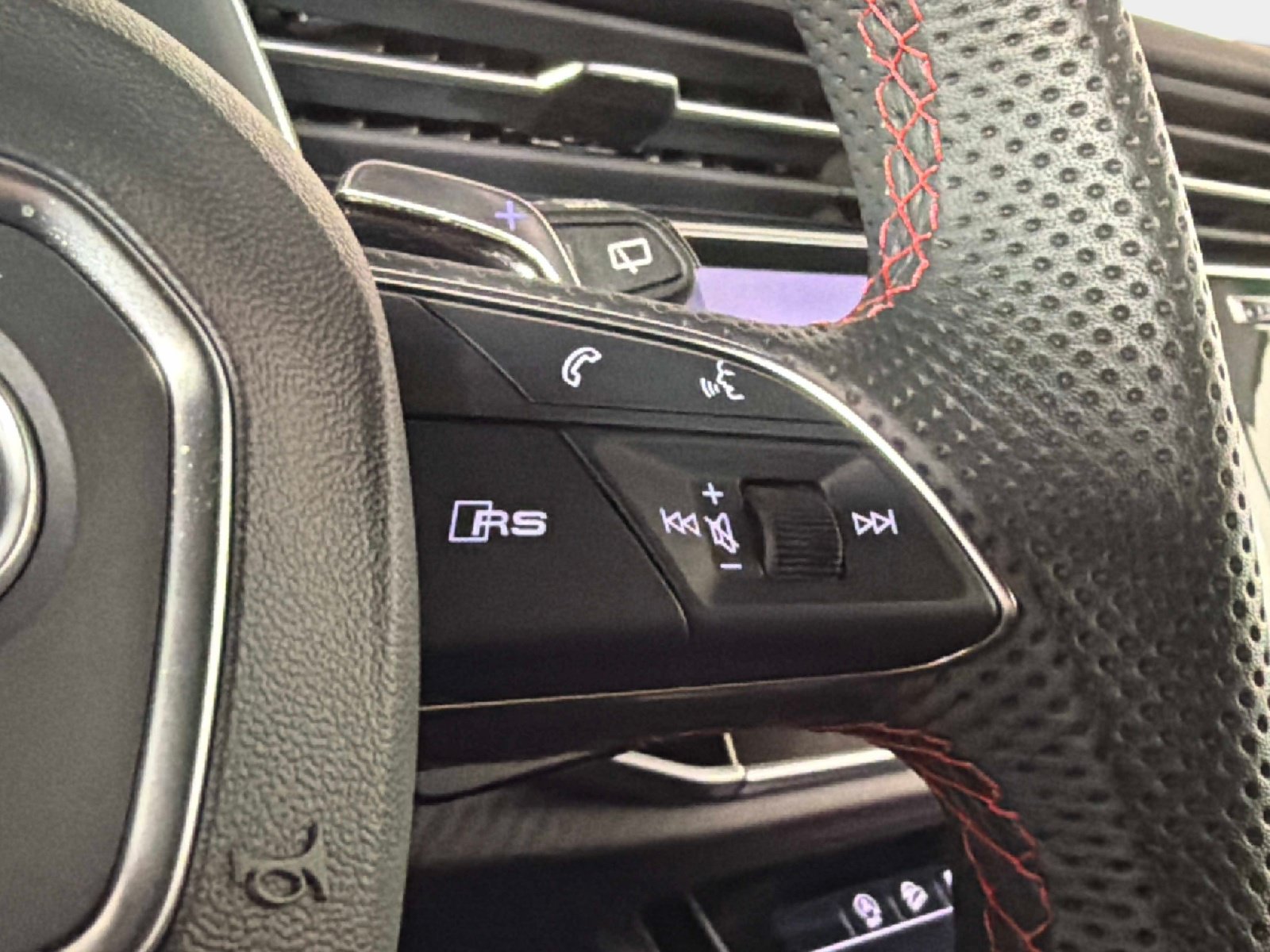 Used 2024 Audi RS Q8 AWD/4WD image 48