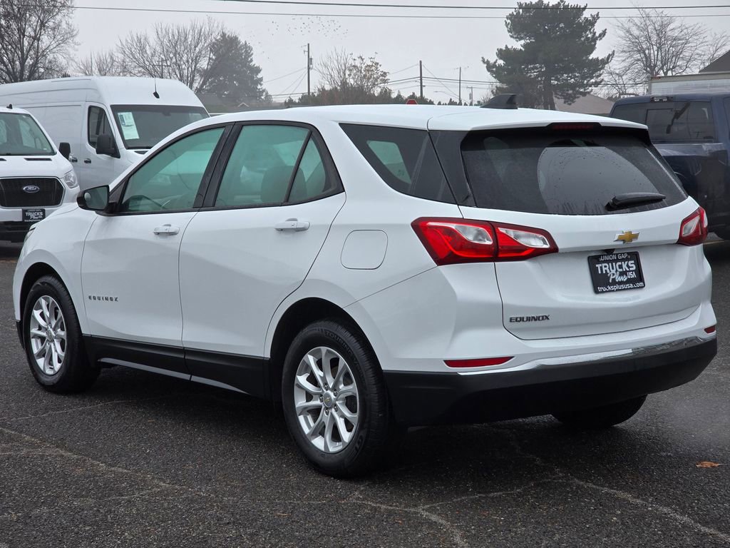 Used 2018 Chevrolet Equinox LS image 3