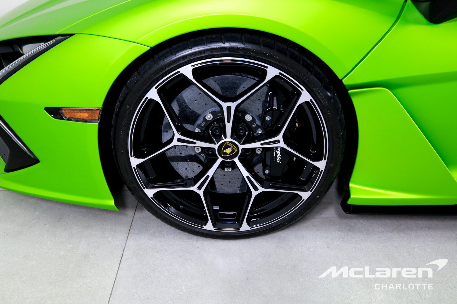 Used 2024 Lamborghini Revuelto AWD/4WD image 28