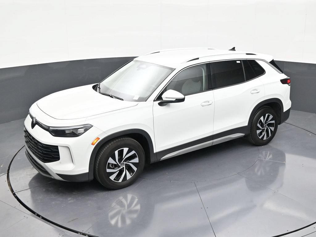 Used 2026 Volkswagen Tiguan S FWD image 12