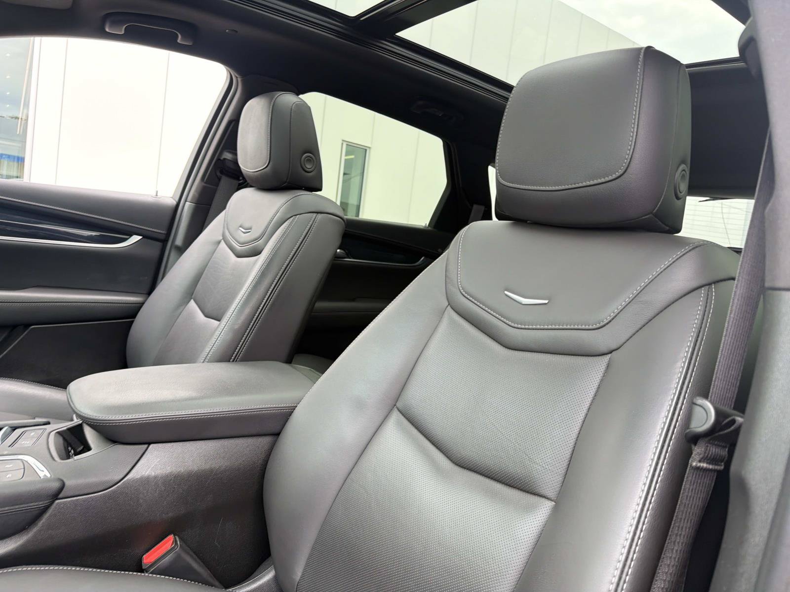 Certified 2024 Cadillac XT5 Premium Luxury AWD/4WD image 11
