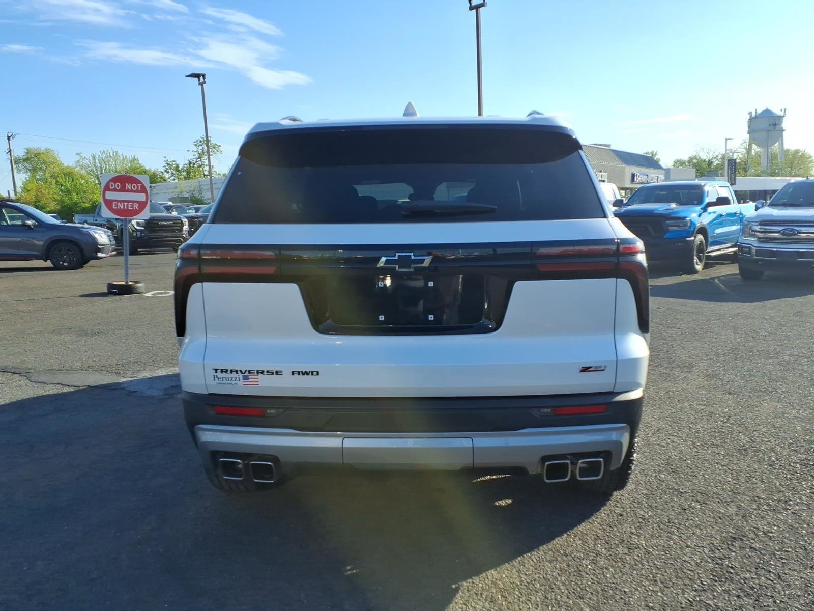 Certified 2025 Chevrolet Traverse Z71 w/ Driver Confidence Package AWD/4WD image 4