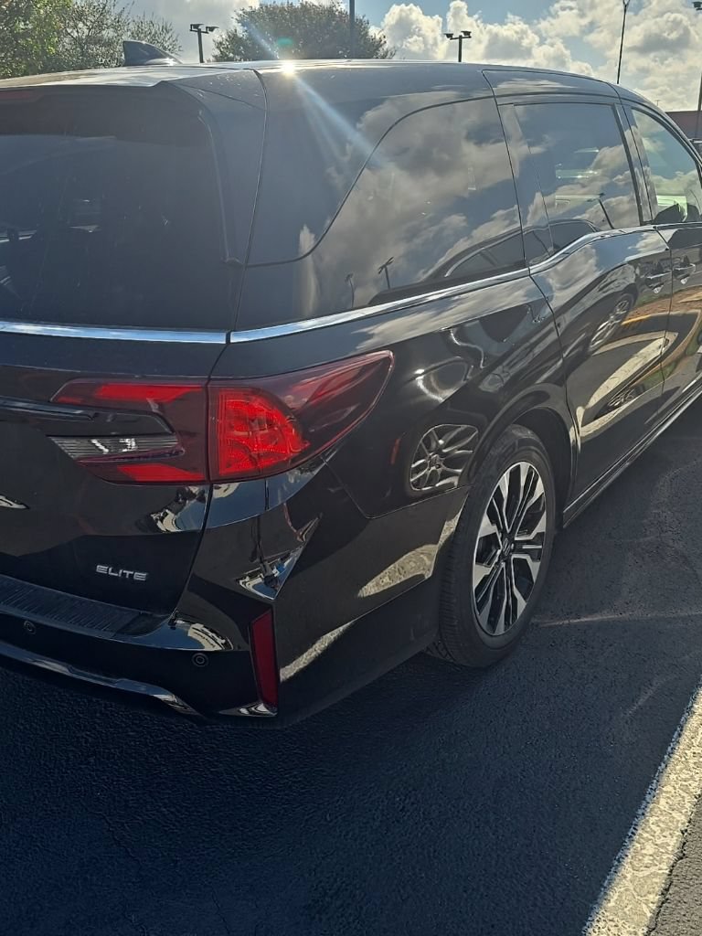 Used 2025 Honda Odyssey Elite image 8