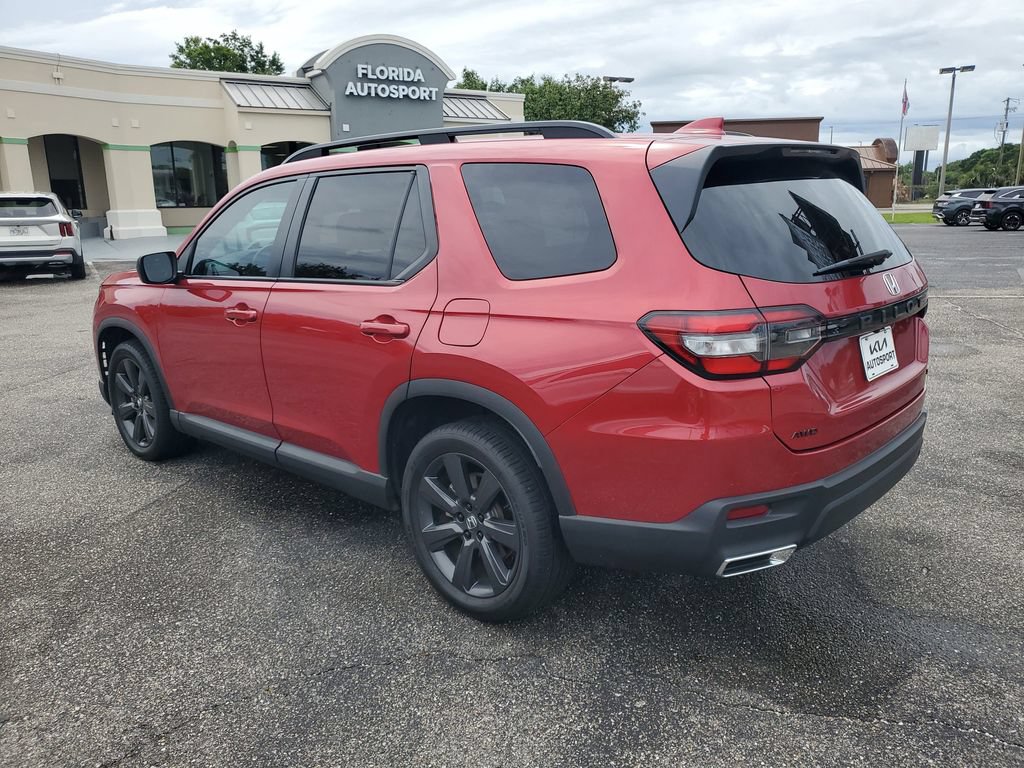 Used 2023 Honda Pilot Sport image 3
