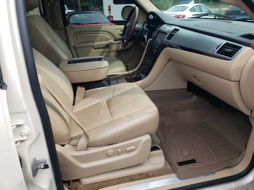 Used 2014 Cadillac Escalade Premium AWD/4WD image 11