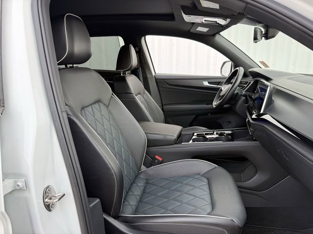 Used 2024 Volkswagen Atlas Cross Sport SEL Premium R-Line image 30