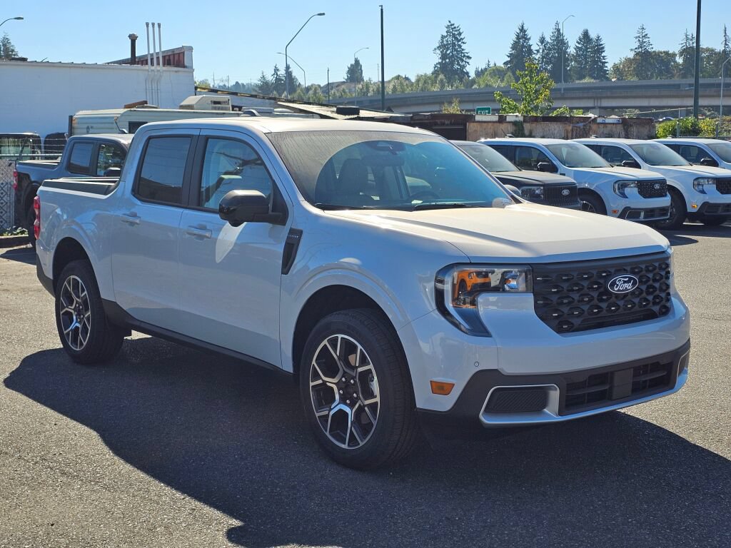 New 2026 Ford Maverick Lariat w/ 4K Tow Package AWD/4WD image 3