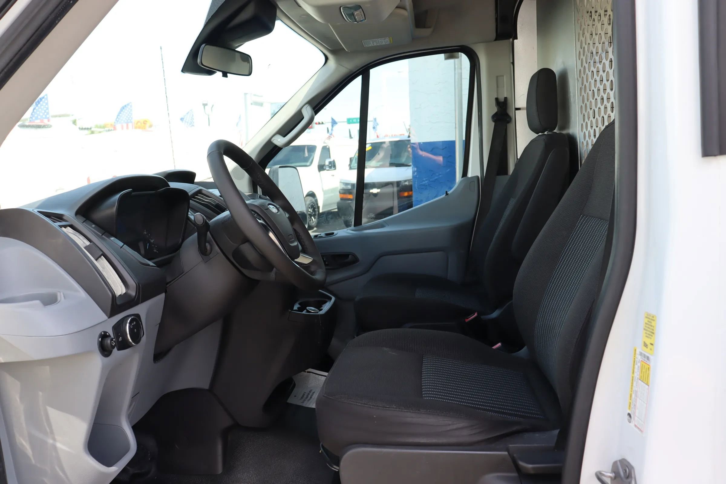 Used 2017 Ford Transit 150 130 Medium Roof image 5
