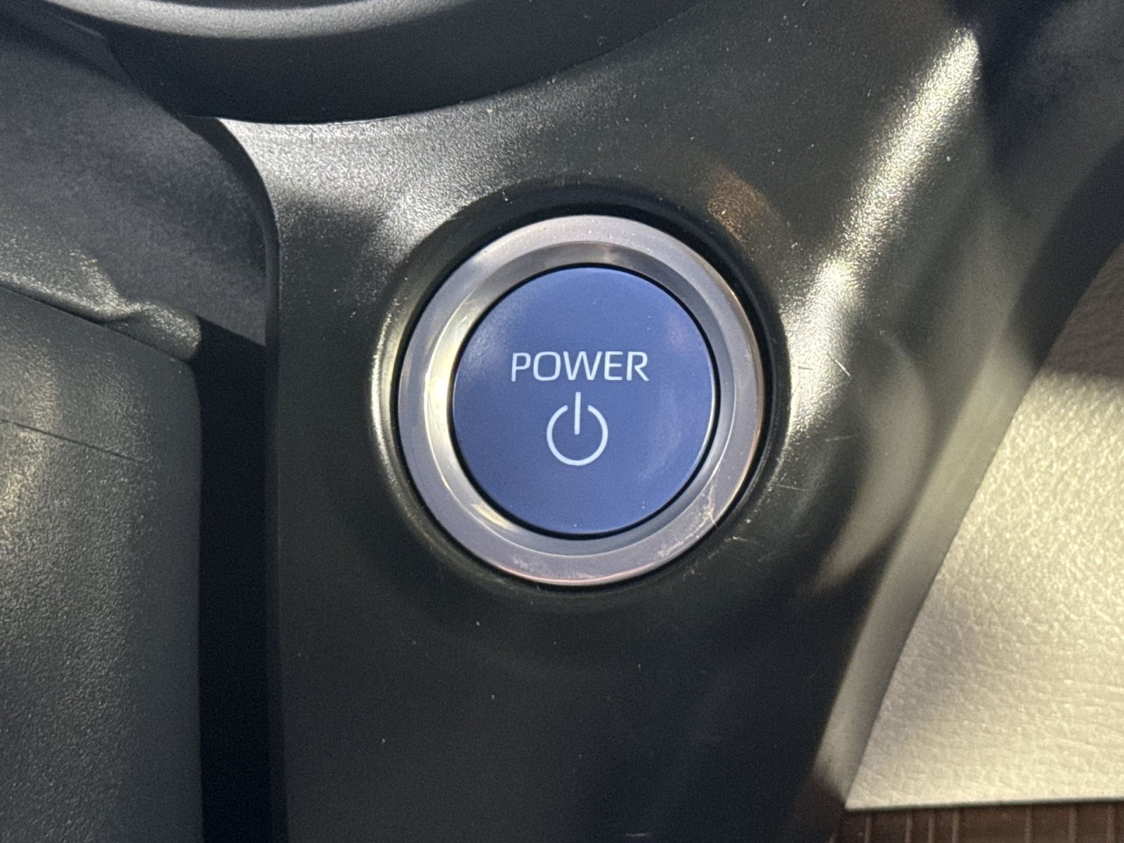 Used 2024 Toyota Sienna LE FWD image 38