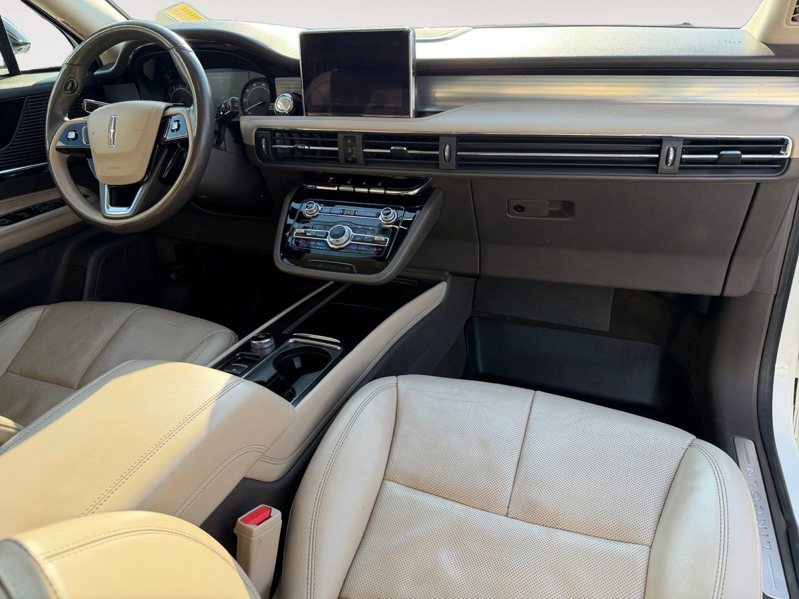 Used 2022 Lincoln Corsair AWD w/ Premium Package image 10