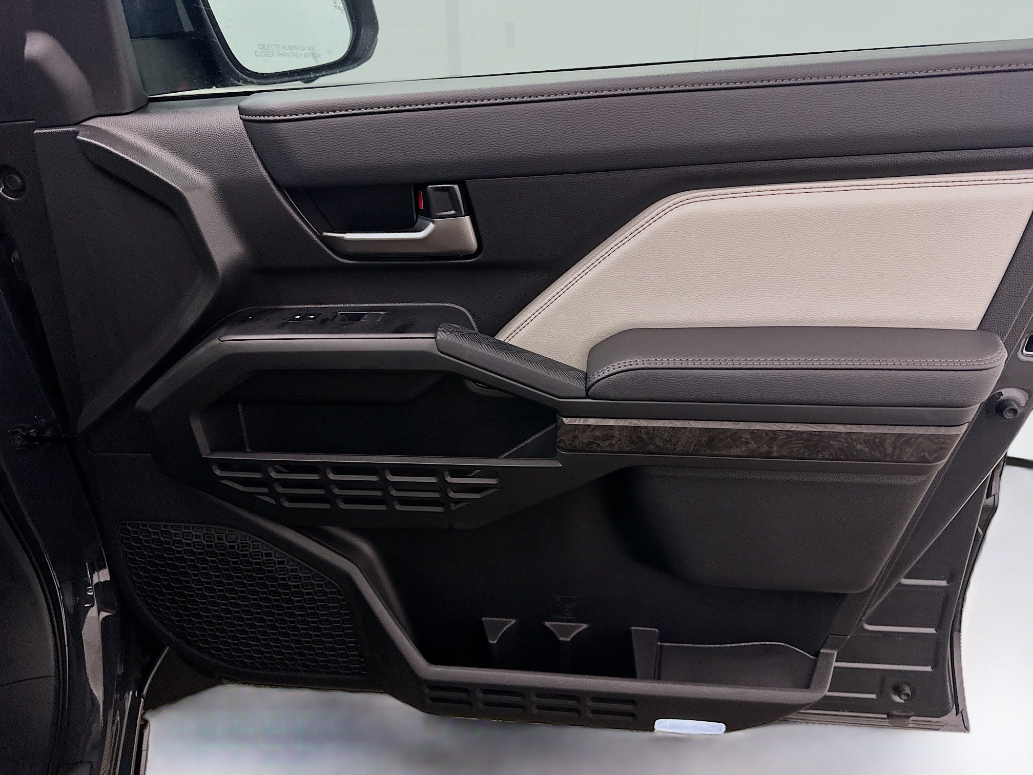 Used 2025 Toyota Tacoma Limited AWD/4WD image 34