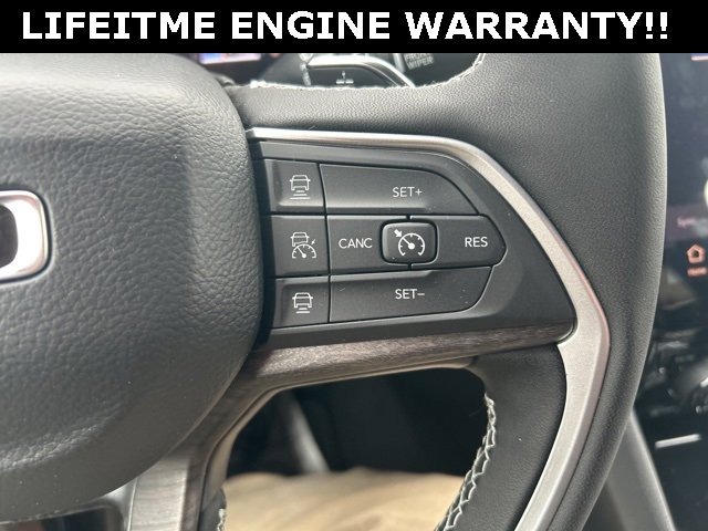 New 2025 Jeep Grand Cherokee L Limited w/ Black Appearance Package image 15