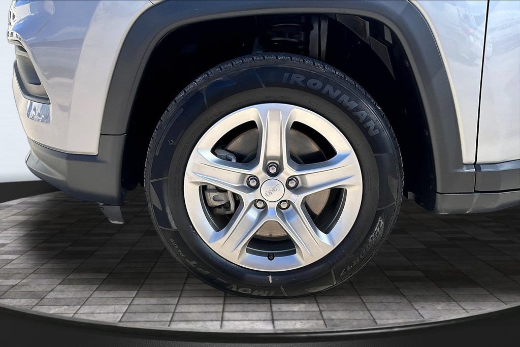 Used 2024 Jeep Compass Latitude AWD/4WD image 35