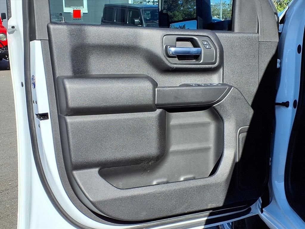 Used 2025 Chevrolet Silverado 3500 W/T image 27