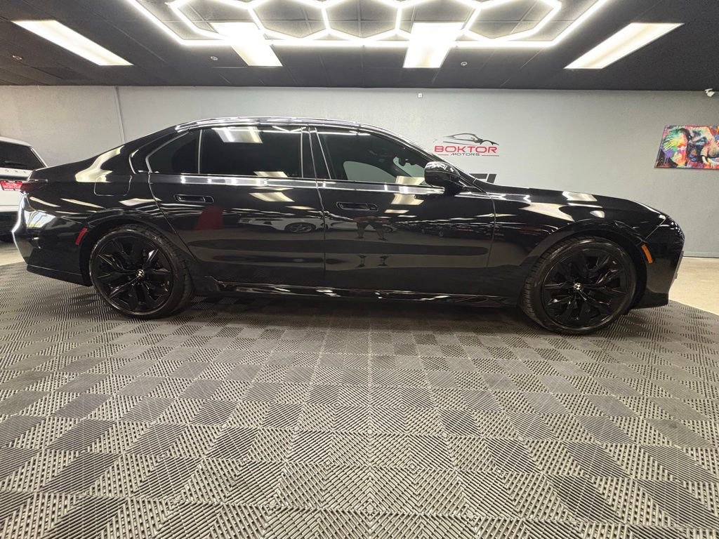 Used 2025 BMW 740i w/ Premium Package RWD image 15