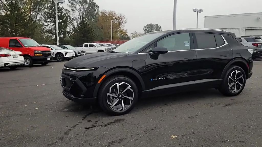 New 2026 Chevrolet Equinox EV LT image 5