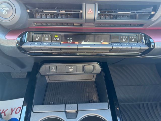 Used 2024 Toyota Prius Prime Premium w/ Advanced Technology Package image 27