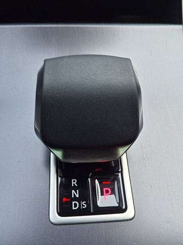 Used 2026 Land Rover Range Rover Evoque Dynamic SE AWD/4WD image 12