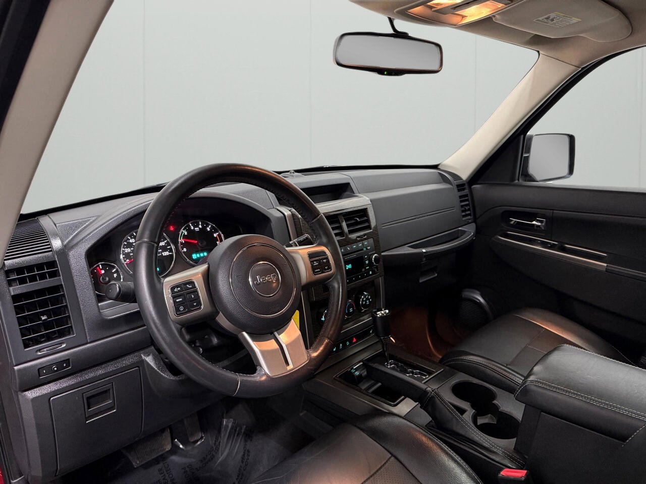 Used 2012 Jeep Liberty Limited Jet image 39