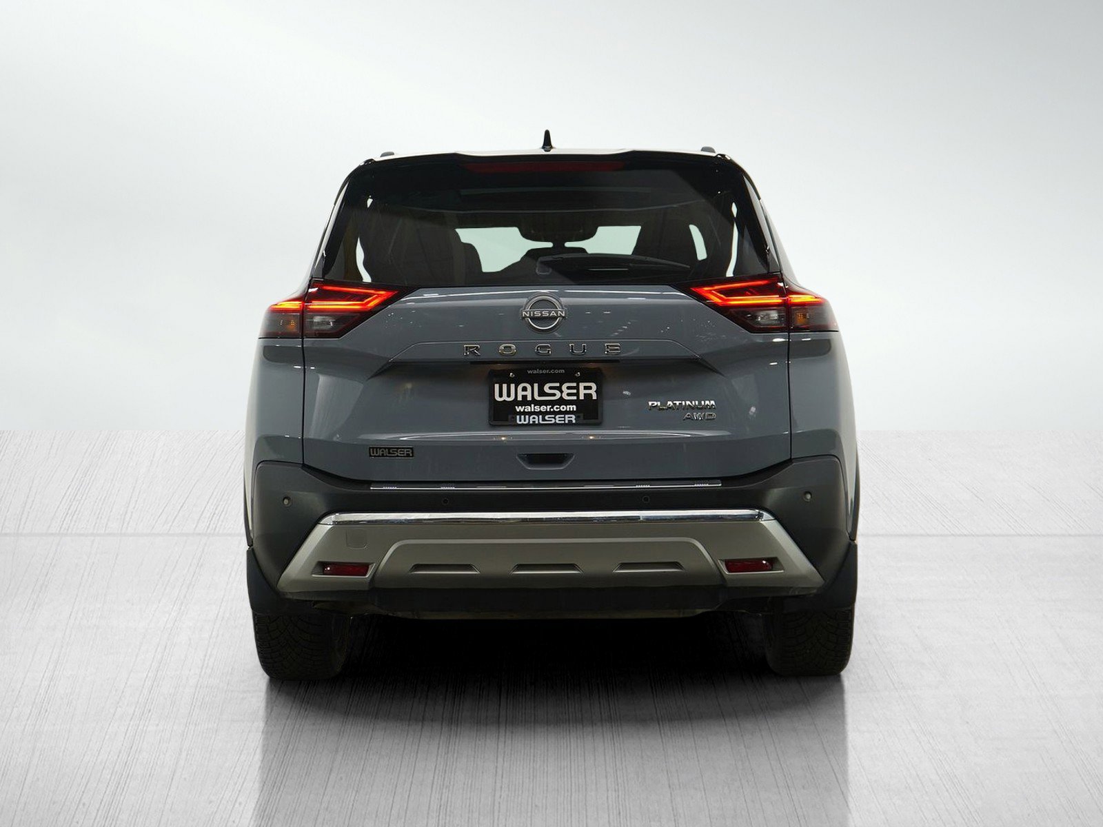 Used 2022 Nissan Rogue Platinum image 4