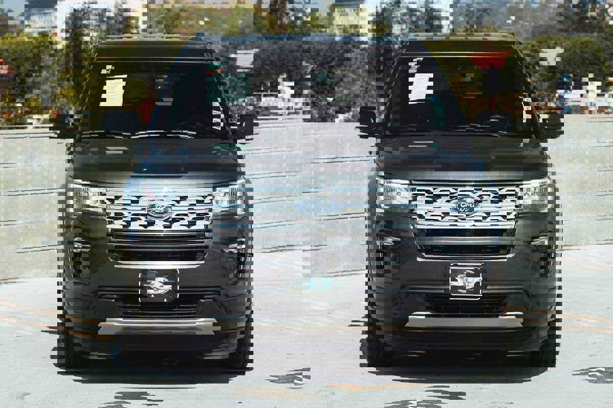 Used 2019 Ford Explorer XLT w/ Equipment Group 201A image 4