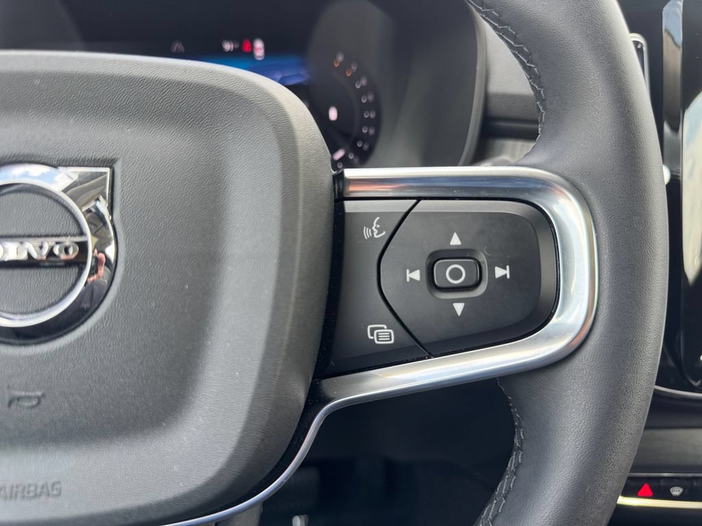 Certified 2024 Volvo XC40 B5 Plus w/ Protection Package Premier AWD/4WD image 18