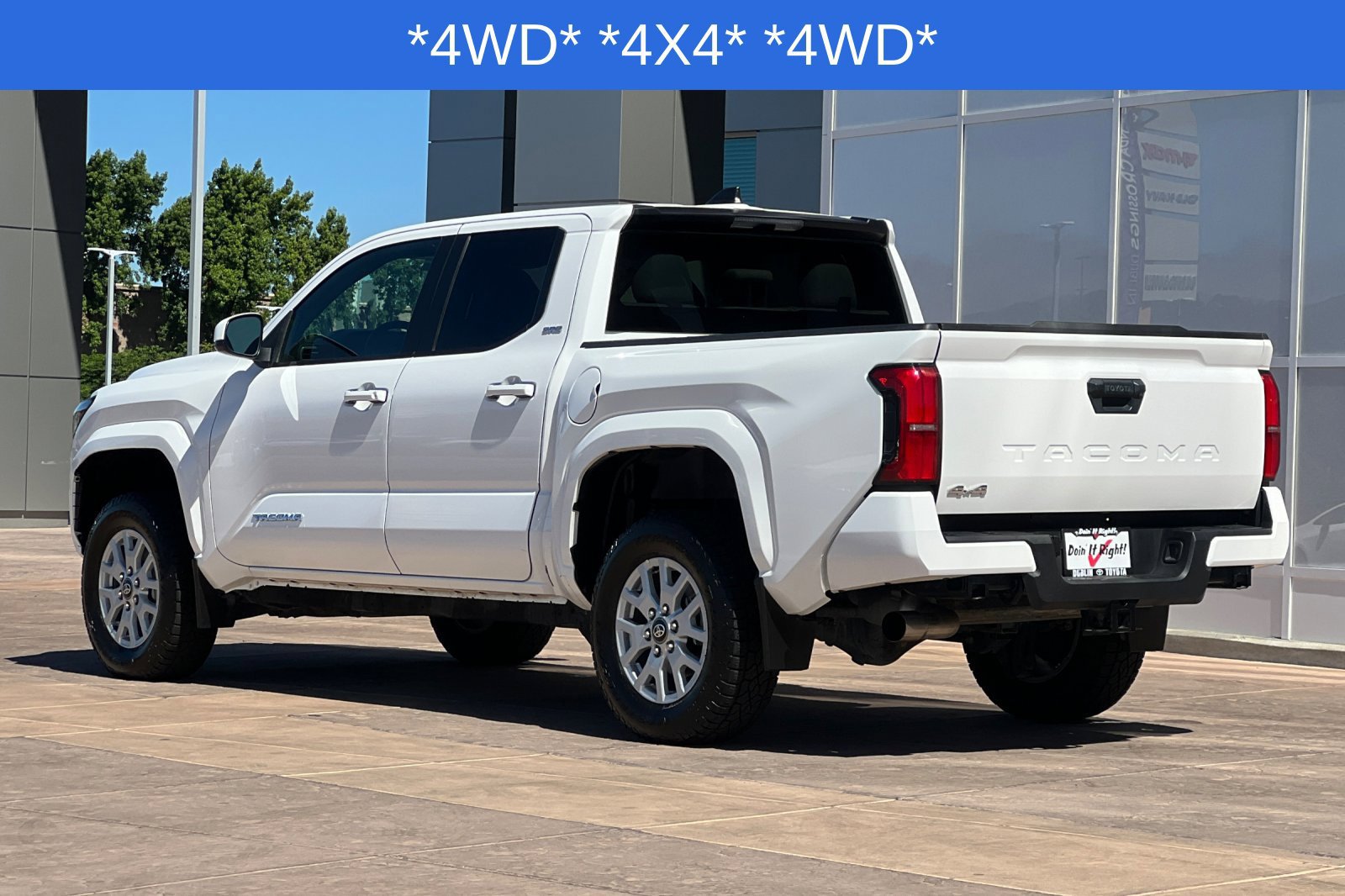 Certified 2024 Toyota Tacoma SR5 AWD/4WD image 7