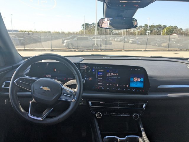 Used 2024 Chevrolet Traverse LT image 18