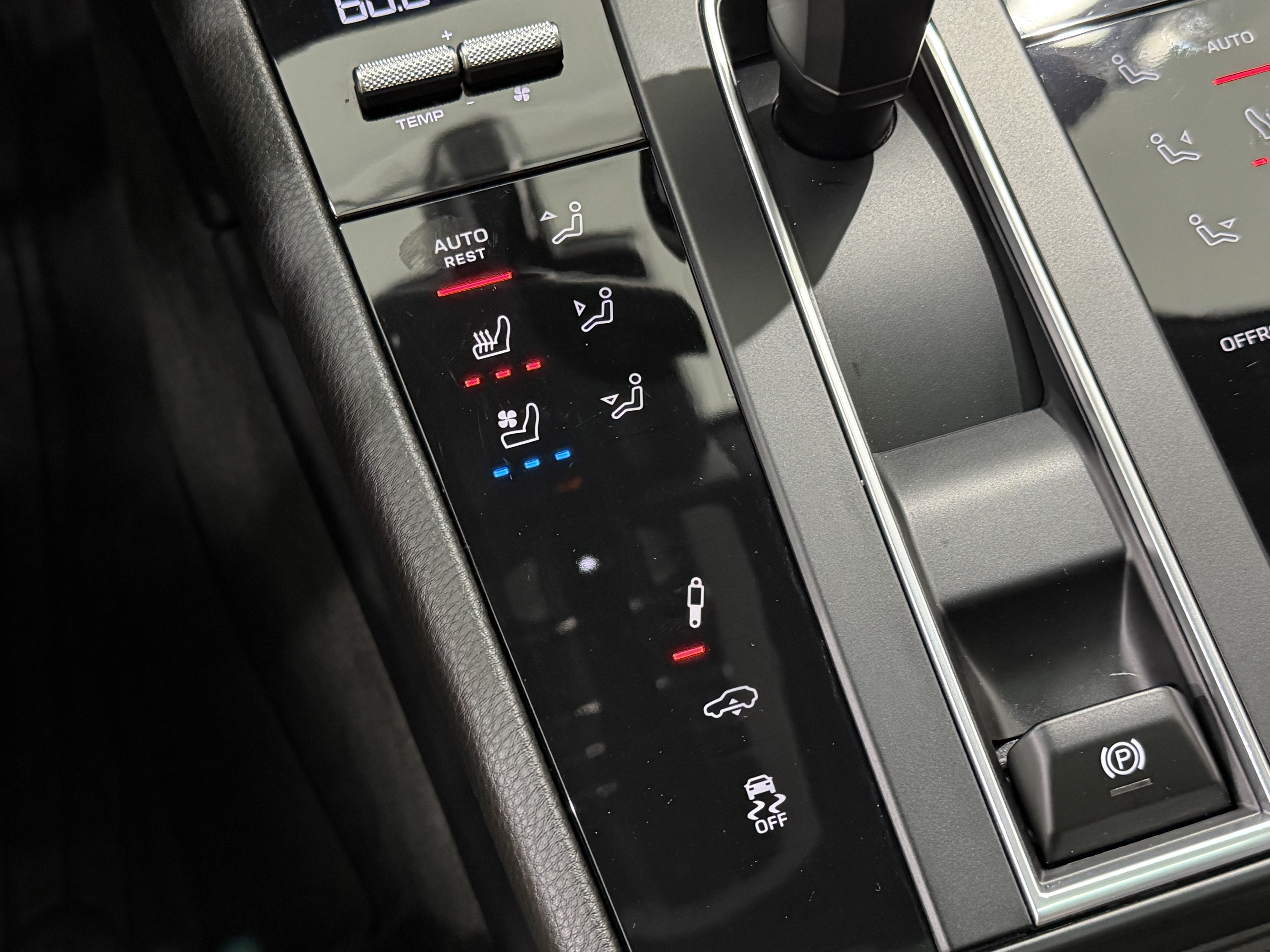 Certified 2023 Porsche Macan S AWD/4WD image 37