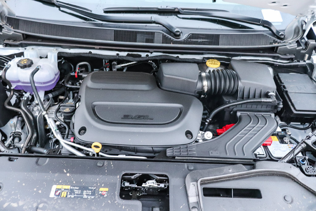 New 2027 Chrysler Pacifica Pinnacle w/ Theater Group FWD image 29