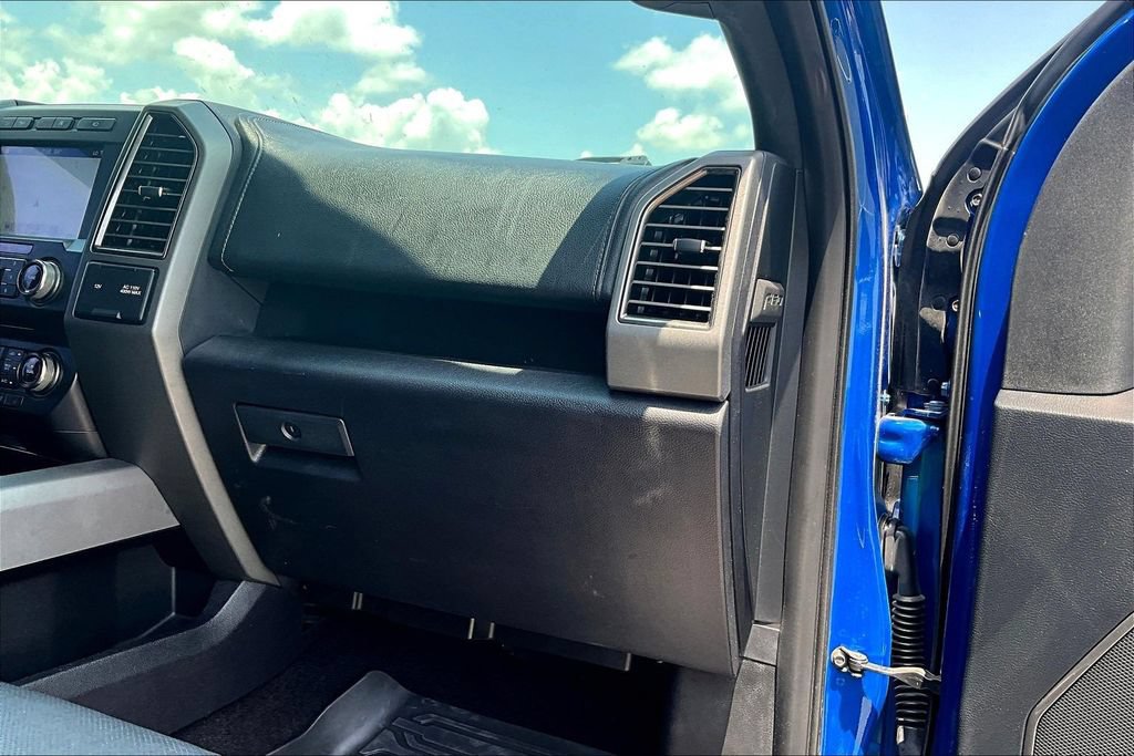 Used 2017 Ford F150 Raptor w/ Equipment Group 802A Luxury AWD/4WD image 16