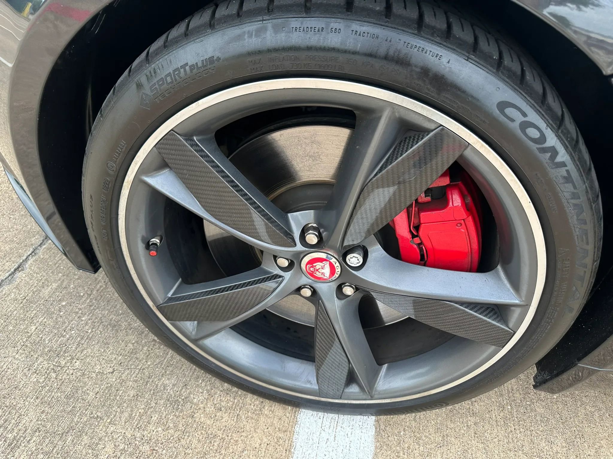 Used 2015 Jaguar F-TYPE R RWD image 3