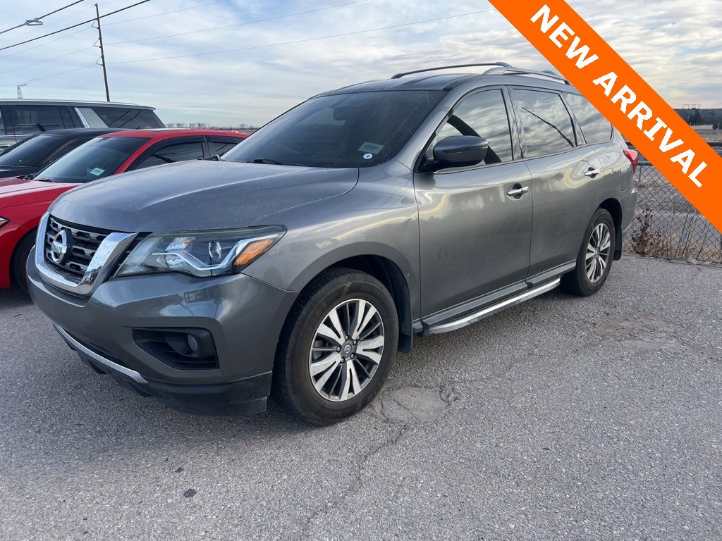 Used 2020 Nissan Pathfinder SV image 1