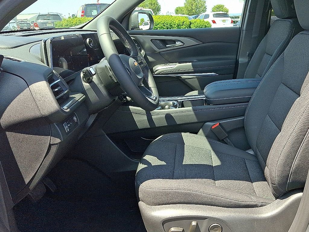 New 2026 Chevrolet Traverse LT w/ Driver Confidence Package image 7