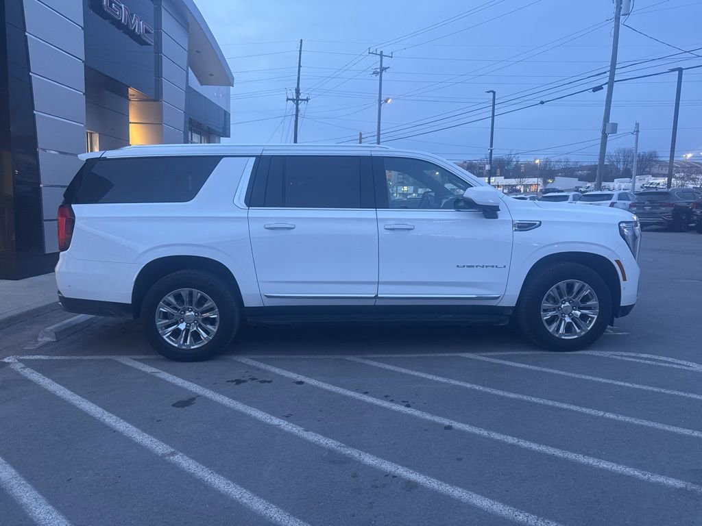 Used 2025 GMC Yukon XL Denali image 6