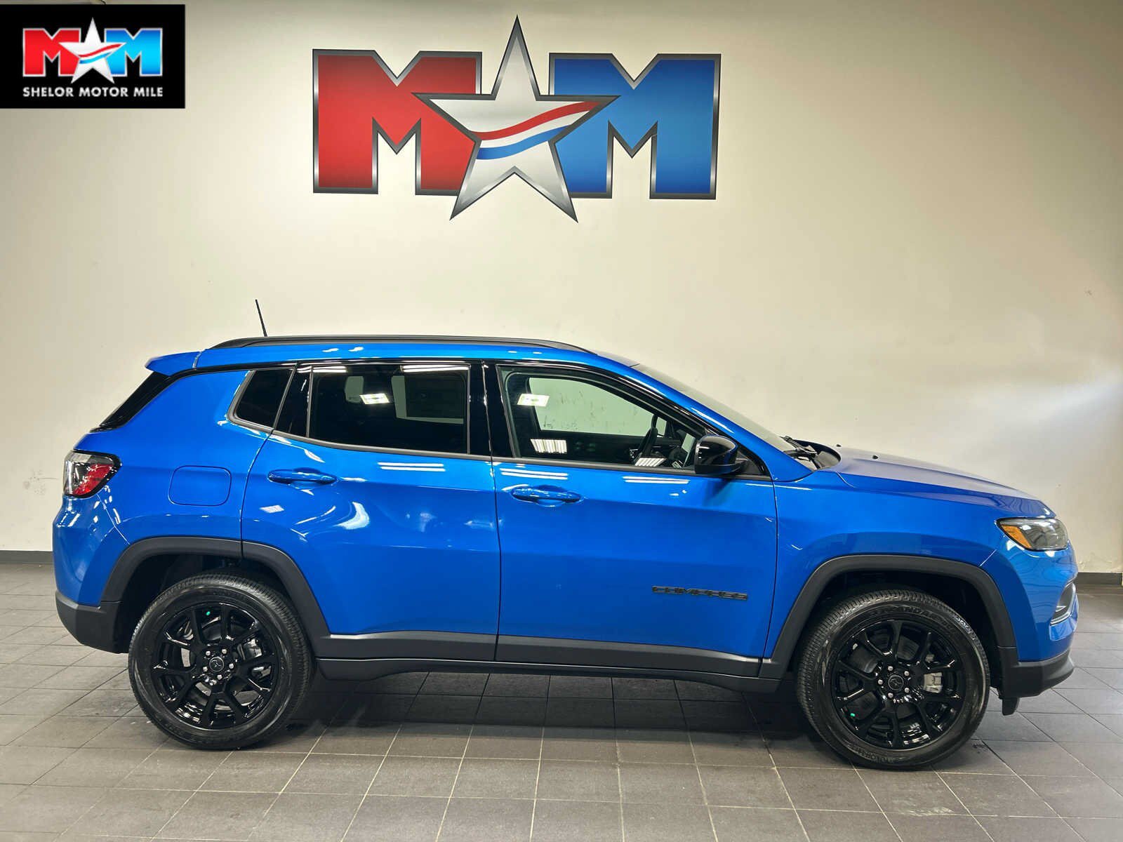 New 2026 Jeep Compass Latitude AWD/4WD image 1
