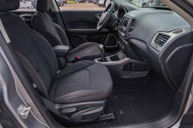 Used 2017 Jeep Compass Sport w/ Tech Group FWD image 29