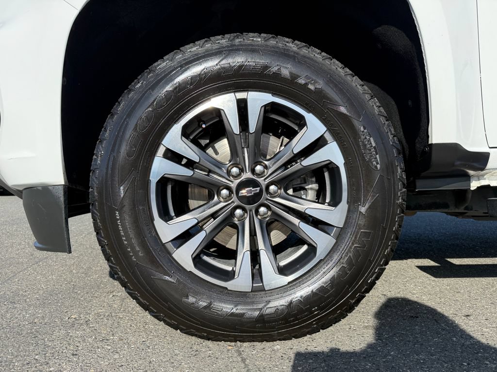 Used 2022 Chevrolet Colorado Z71 w/ Safety Package AWD/4WD image 9