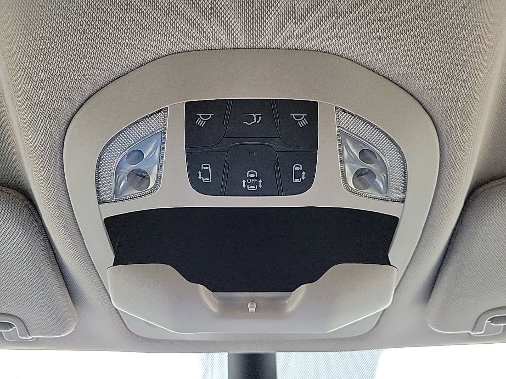 Used 2024 Chrysler Pacifica Touring-L FWD image 19