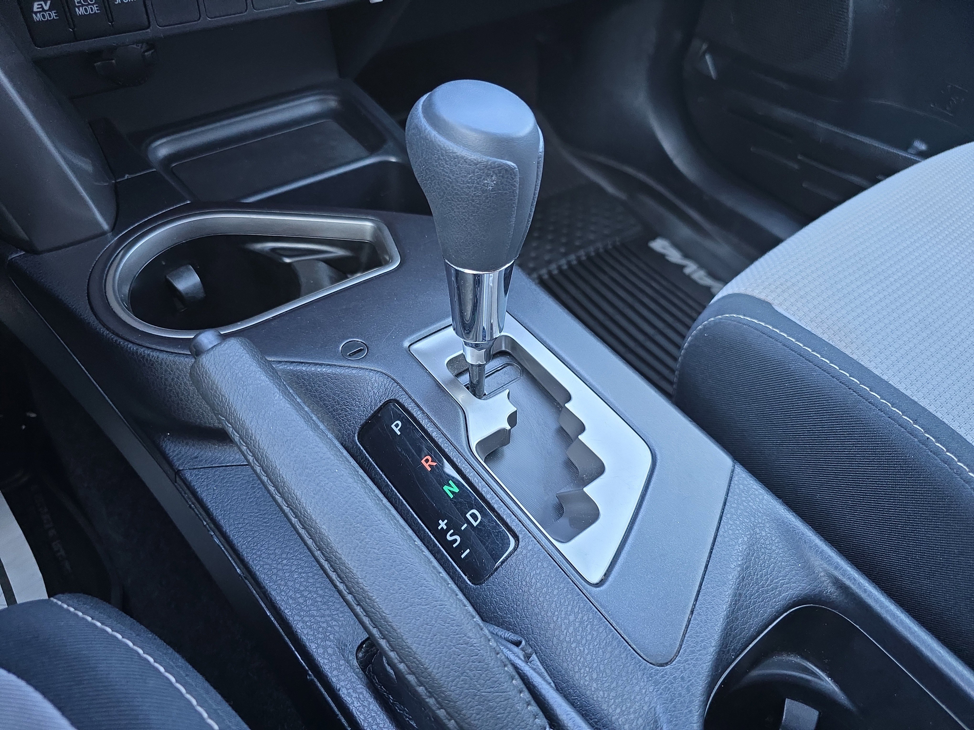 Used 2018 Toyota RAV4 XLE image 26