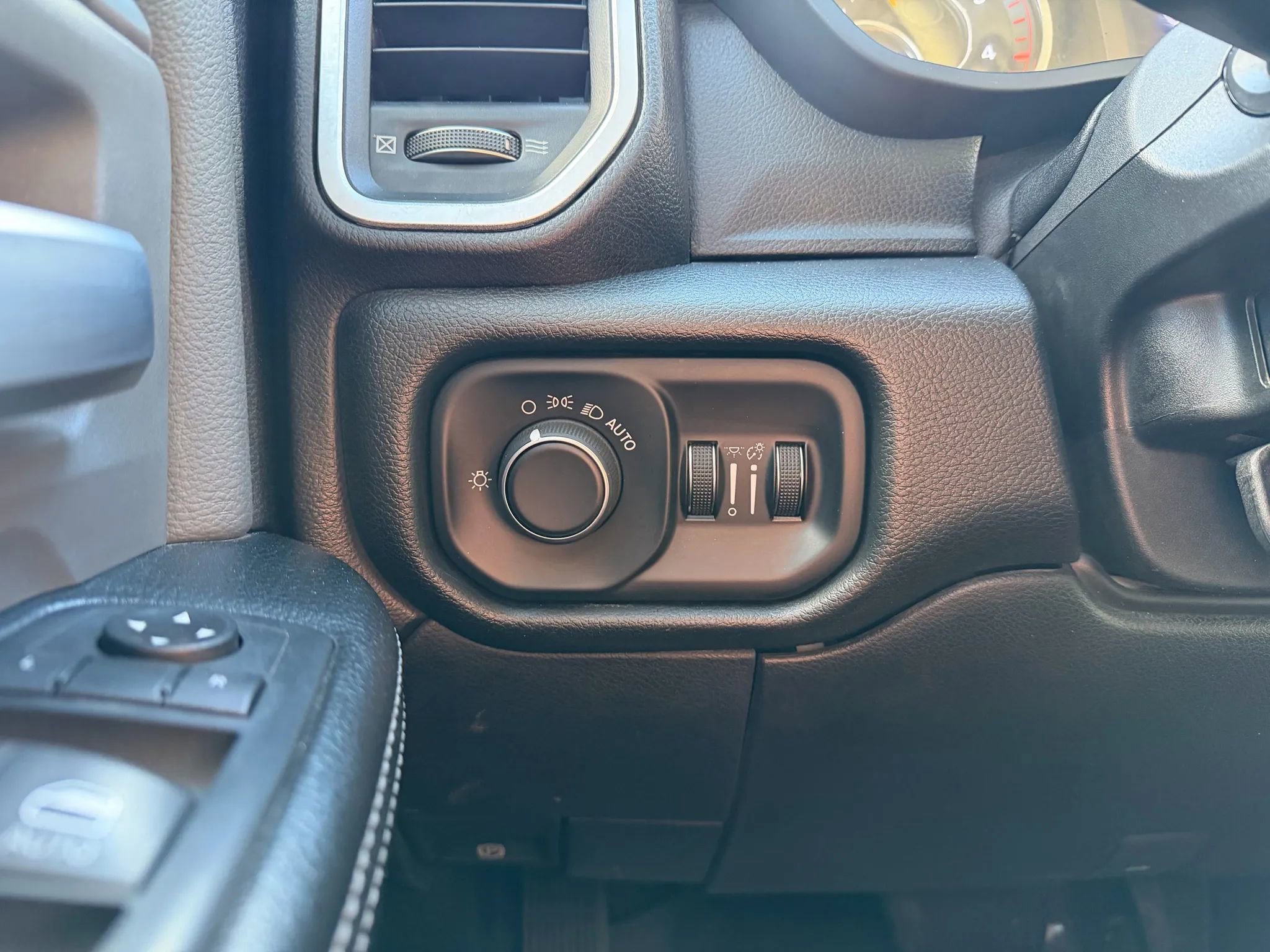 Used 2020 RAM 3500 SLT w/ Quick Order Package 2YG SLT AWD/4WD image 20