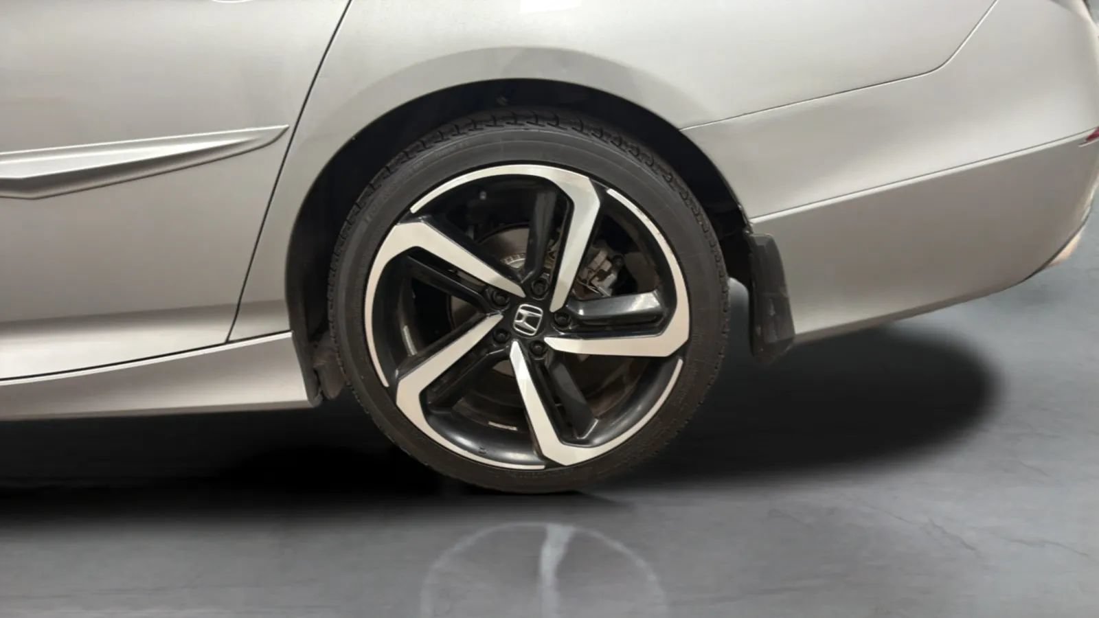Used 2019 Honda Accord Sport image 26