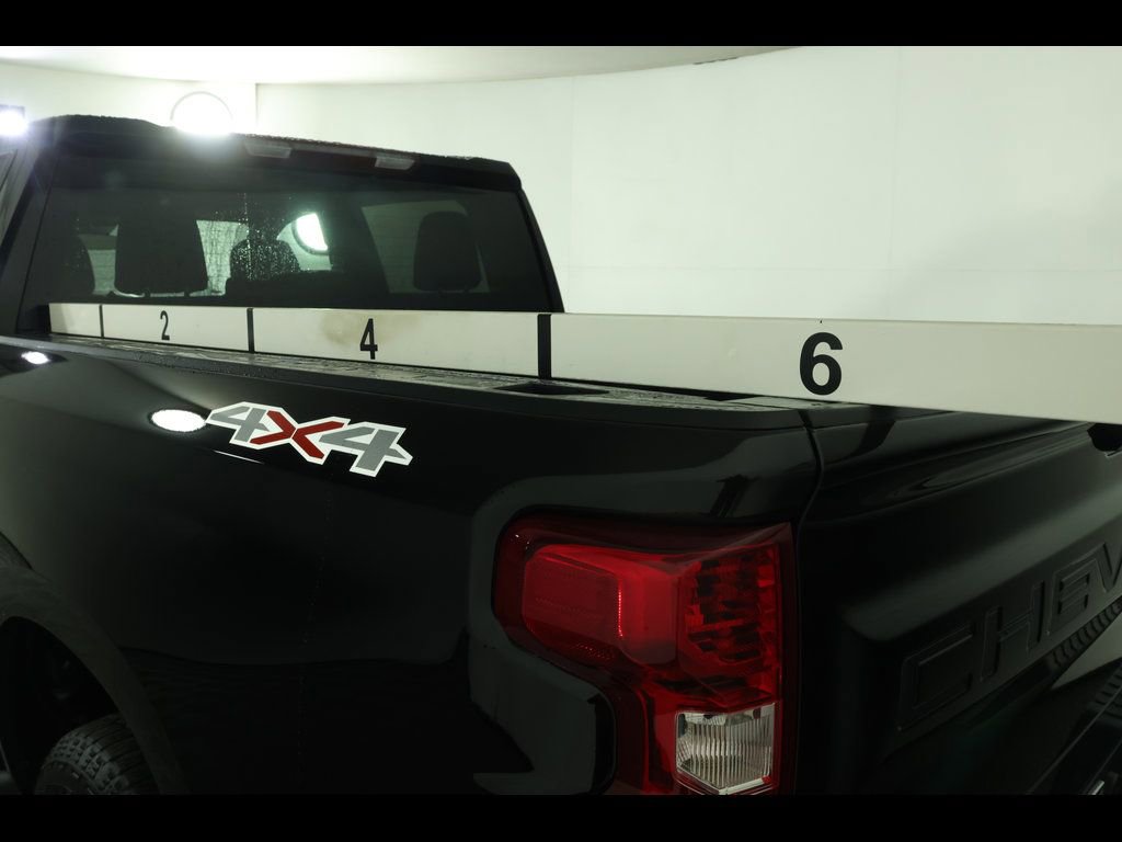 Used 2023 Chevrolet Silverado 1500 Custom w/ 2.7L Blackout Package AWD/4WD image 10