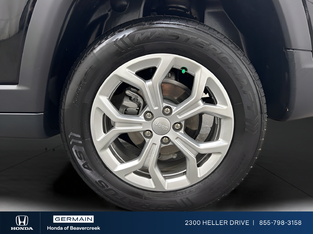 Used 2024 Jeep Compass Latitude AWD/4WD image 29