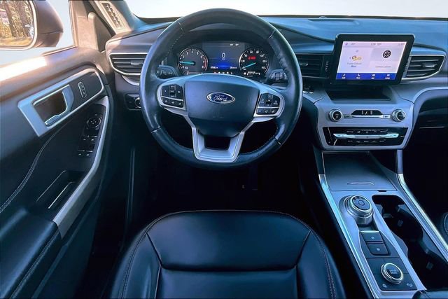 Used 2023 Ford Explorer XLT w/ Equipment Group 202A image 8